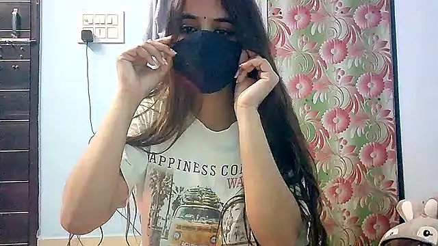 lovelydesi21 online show from 01.12.25