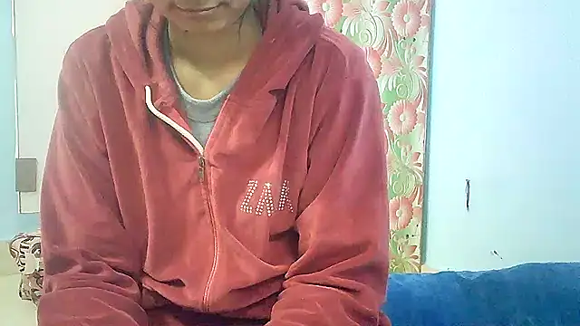 lovelydesi21 online show from 01.18.25