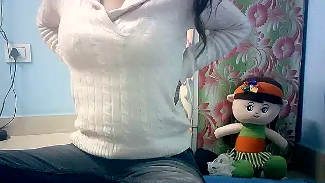 lovelydesi21 online show from 01.19.25