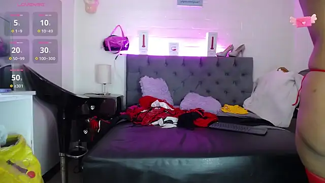 Snapshot of louise_nails chatting on 03.06.25 louise nails online show from 03.06.25