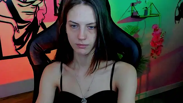 EmilyWilden online show from 10.21.25