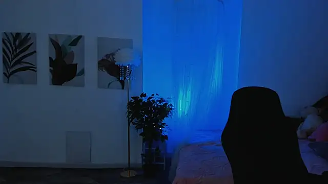 EmilyWilden online show from 10.28.25