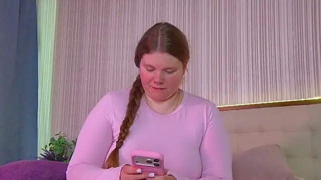 Snapshot of RubyValen chatting on 06.10.26 RubyValen online show from 06.10.26
