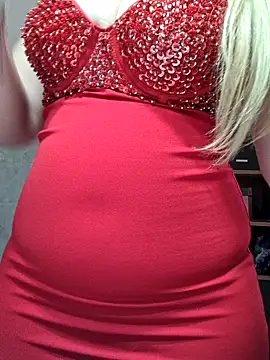 Snapshot of VictoriaMiami chatting on 10.04.25 VictoriaMiami online show from 10.04.25