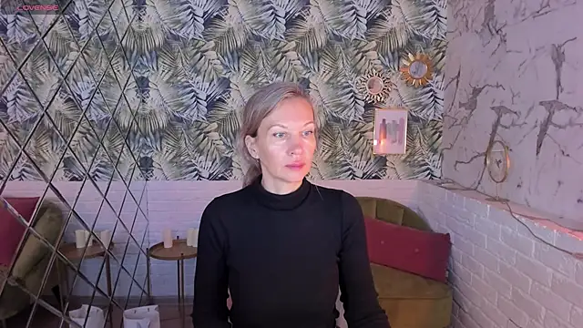 Snapshot of NancyGrace chatting on 09.19.25 NancyGrace online show from 09.19.25