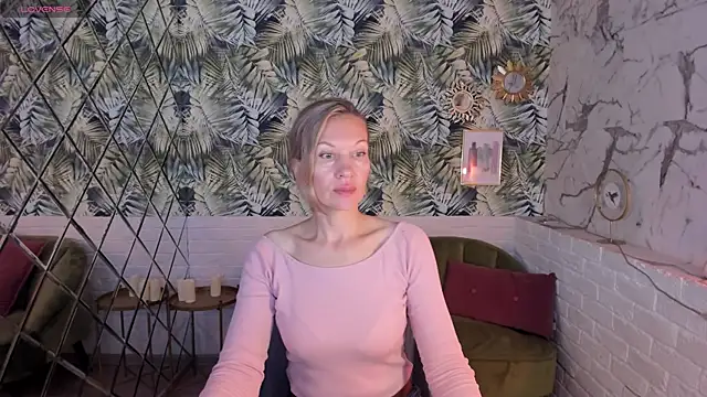 Snapshot of NancyGrace chatting on 09.24.25 NancyGrace online show from 09.24.25