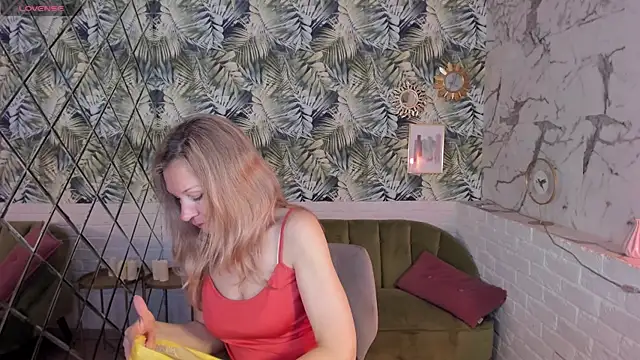 Snapshot of NancyGrace chatting on 09.26.25 NancyGrace online show from 09.26.25