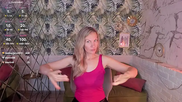 Snapshot of NancyGrace chatting on 10.04.25 NancyGrace online show from 10.04.25