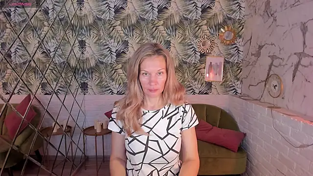 Snapshot of NancyGrace chatting on 10.05.25 NancyGrace online show from 10.05.25