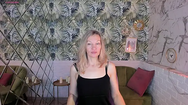 Snapshot of NancyGrace chatting on 10.18.25 NancyGrace online show from 10.18.25