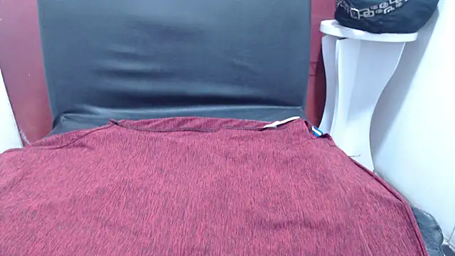 Laura hottt online show from 10.28.25