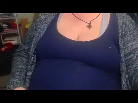 Snapshot of mayasmith chatting on 03.04.25 mayasmith online show from 03.04.25