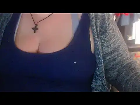 Snapshot of mayasmith chatting on 03.10.25 mayasmith online show from 03.10.25