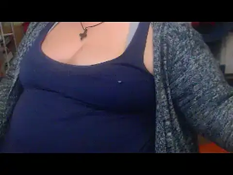 Snapshot of mayasmith chatting on 03.10.25 mayasmith online show from 03.10.25