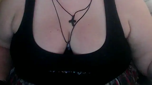 Snapshot of mayasmith chatting on 09.14.25 mayasmith online show from 09.14.25