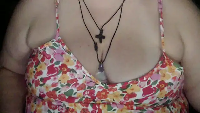 Snapshot of mayasmith chatting on 09.18.25 mayasmith online show from 09.18.25