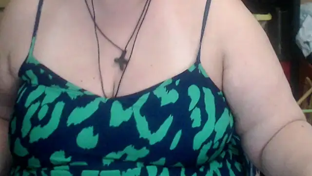 Snapshot of mayasmith chatting on 09.28.25 mayasmith online show from 09.28.25