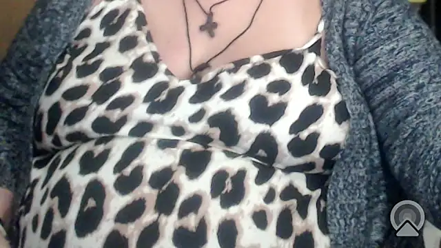 Snapshot of mayasmith chatting on 10.09.25 mayasmith online show from 10.09.25