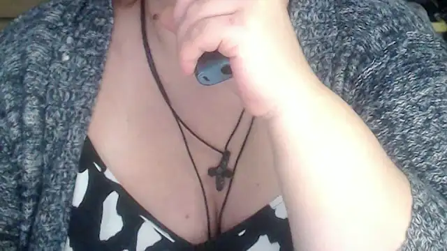 Snapshot of mayasmith chatting on 10.21.25 mayasmith online show from 10.21.25