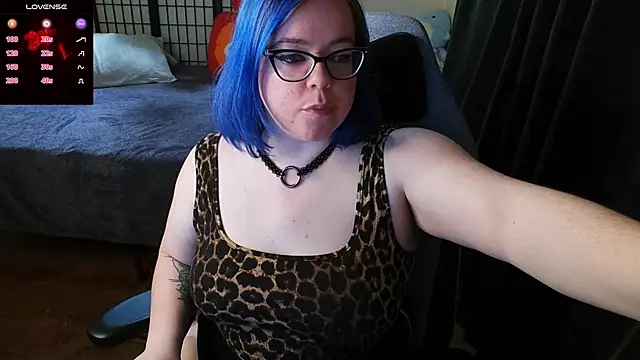Snapshot of KiraSpitQueen chatting on 02.07.25 KiraSpitQueen online show from 02.07.25