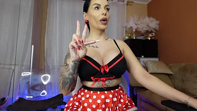 Snapshot of Mazeekiin30X chatting on 01.17.25 Mazeekiin30X online show from 01.17.25