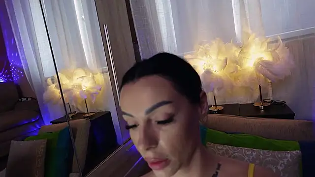 Snapshot of Mazeekiin30X chatting on 03.23.25 Mazeekiin30X online show from 03.23.25