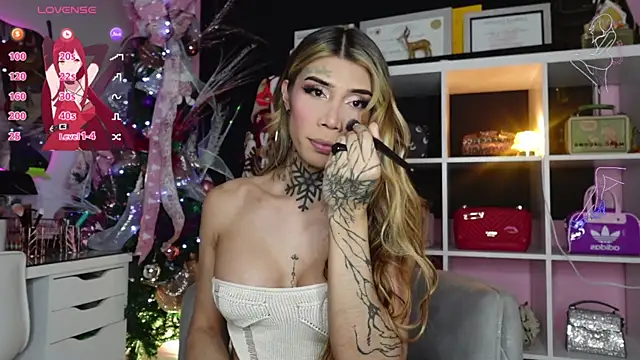 caroline cossei online show from 12.10.24
