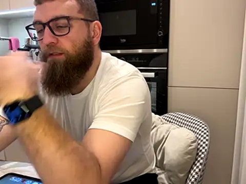 Bear bear  online show from 12.19.25