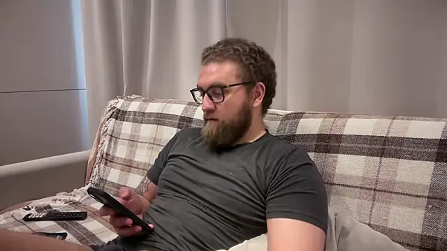 Snapshot of Bear_bear_ chatting on 05.19.26 Bear bear online show from 05.19.26