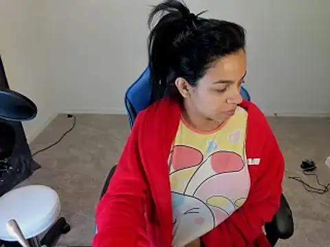 Snapshot of victoriachicas chatting on 12.20.24 victoriachicas online show from 12.20.24