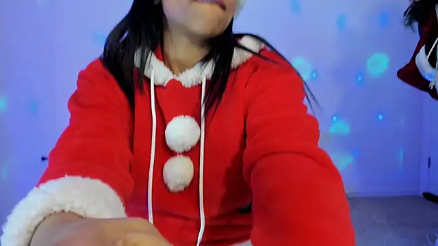 Snapshot of victoriachicas chatting on 12.25.24 victoriachicas online show from 12.25.24