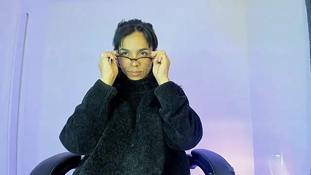 Snapshot of victoriachicas chatting on 01.12.25 victoriachicas online show from 01.12.25