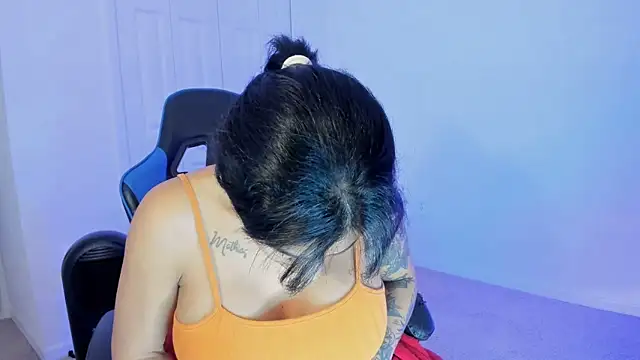 Snapshot of victoriachicas chatting on 01.19.25 victoriachicas online show from 01.19.25