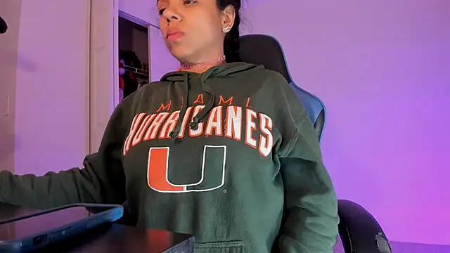 Snapshot of victoriachicas chatting on 01.22.25 victoriachicas online show from 01.22.25