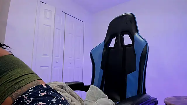 Snapshot of victoriachicas chatting on 01.22.25 victoriachicas online show from 01.22.25