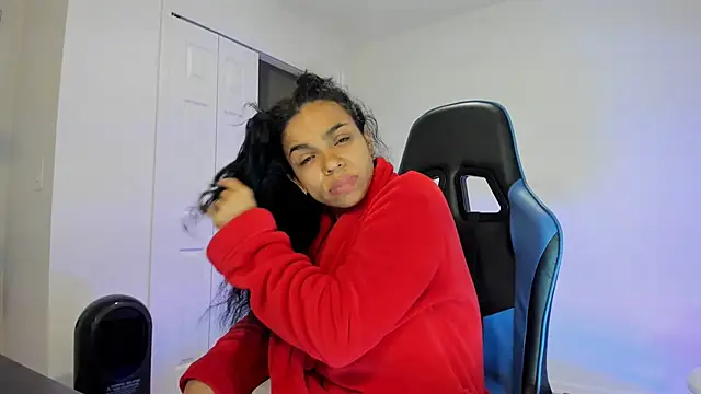 Snapshot of victoriachicas chatting on 01.31.25 victoriachicas online show from 01.31.25