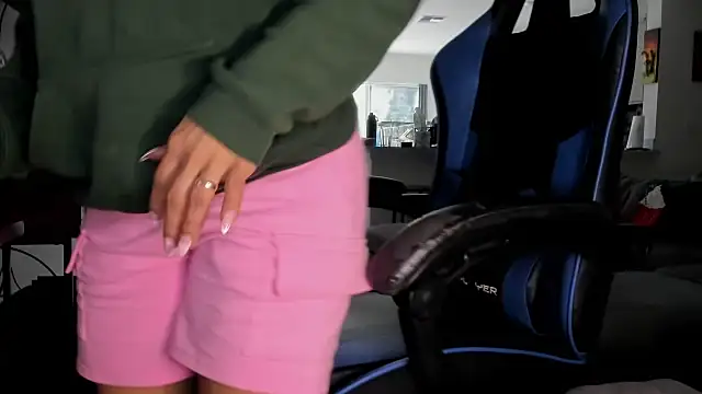 Snapshot of victoriachicas chatting on 02.17.25 victoriachicas online show from 02.17.25