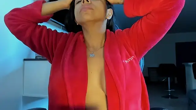 Snapshot of victoriachicas chatting on 09.13.25 victoriachicas online show from 09.13.25