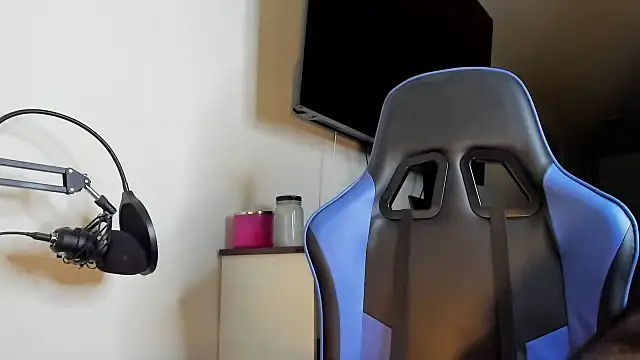 Snapshot of victoriachicas chatting on 10.06.25 victoriachicas online show from 10.06.25