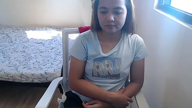 Snapshot of xTheLastVIRGINx chatting on 10.01.25 xTheLastVIRGINx online show from 10.01.25