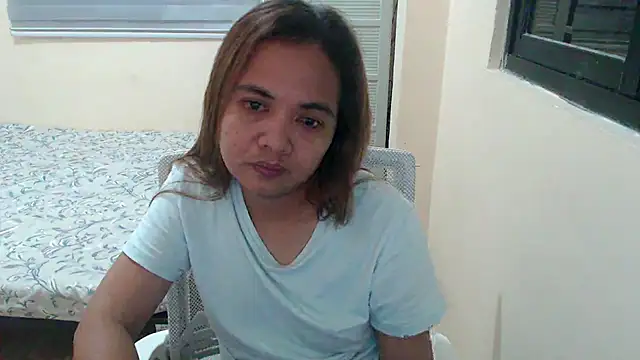 Snapshot of xTheLastVIRGINx chatting on 10.05.25 xTheLastVIRGINx online show from 10.05.25