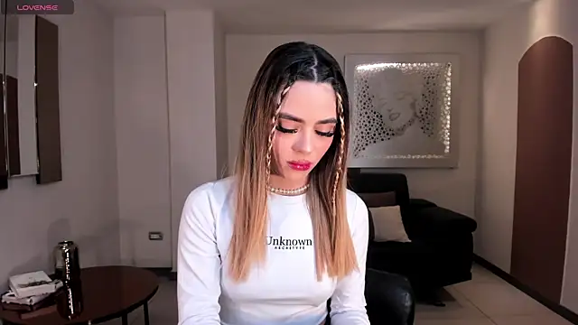 JuanitaClay online show from 03.16.25