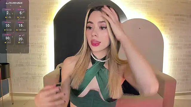 JuanitaClay online show from 03.18.25