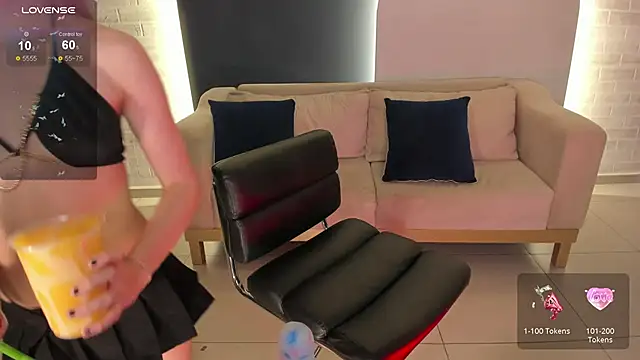 JuanitaClay online show from 03.18.25