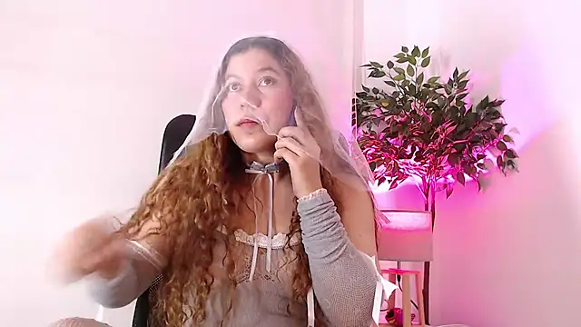 Snapshot of Coffee_Dreams chatting on 01.22.25 Coffee Dreams online show from 01.22.25