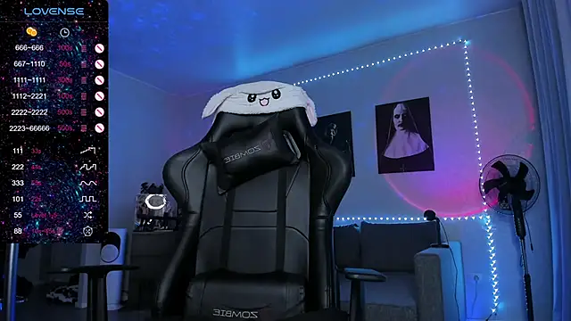 RachelQueen  online show from 11.13.25