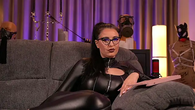 Snapshot of kelly_kent chatting on 12.03.24 kelly kent online show from 12.03.24