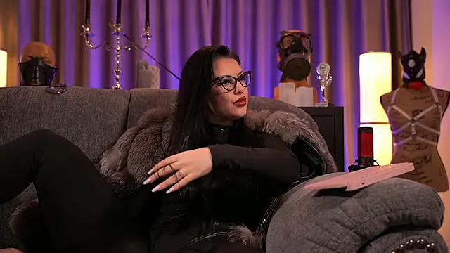 Snapshot of kelly_kent chatting on 01.02.25 kelly kent online show from 01.02.25