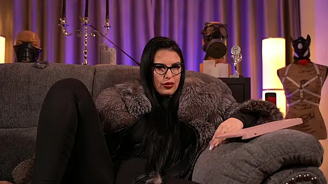 Snapshot of kelly_kent chatting on 01.03.25 kelly kent online show from 01.03.25