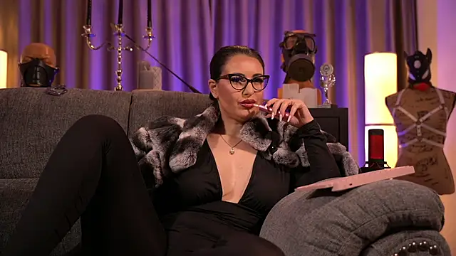 Snapshot of kelly_kent chatting on 01.06.25 kelly kent online show from 01.06.25